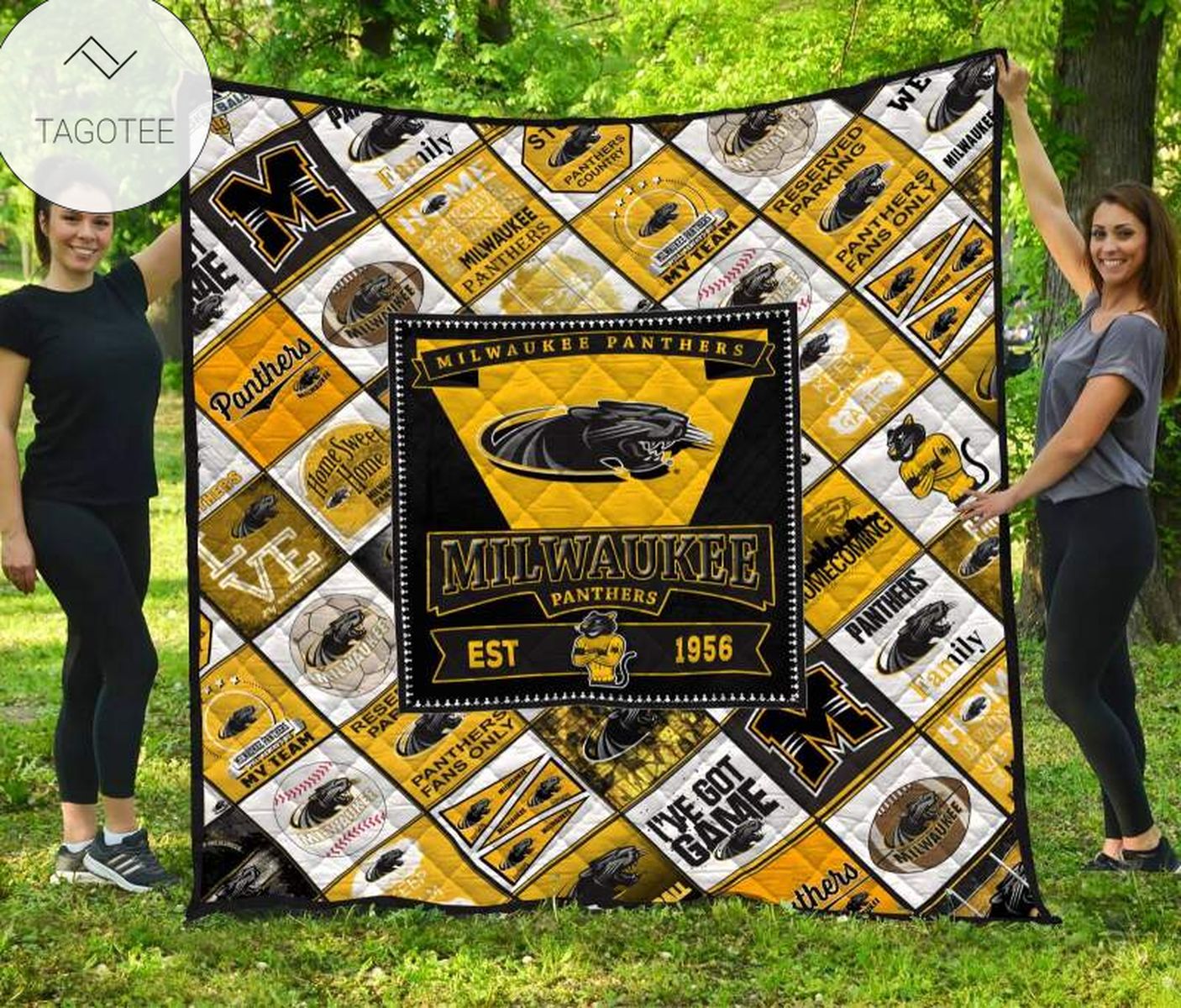 Milwaukee Panthers Quilt Blanket